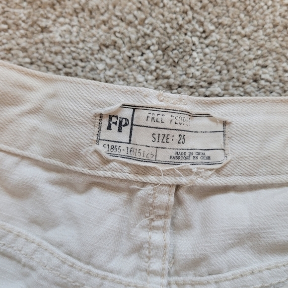 Free People Women's Embroidered Button Fly Shorts Size 25 - Picture 8 of 8